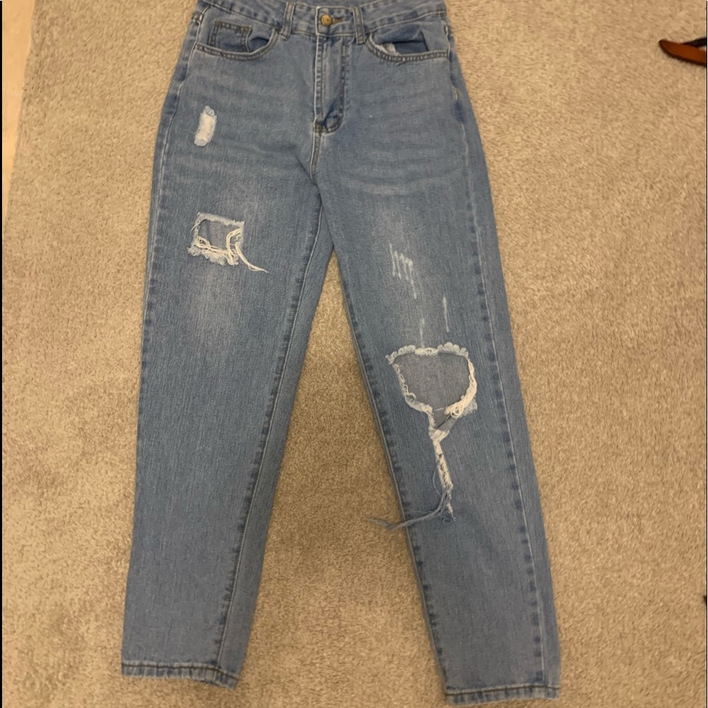 Super cute ripped jeans that go with anything